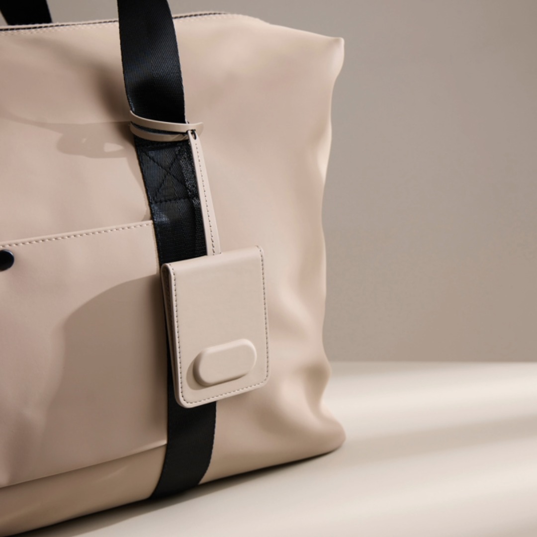 Corporate gifting smart tech trackers